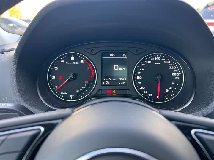 Фото 6 - Audi Q2L