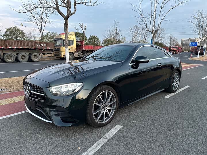 Фото 1 - Mercedes-Benz E-Class