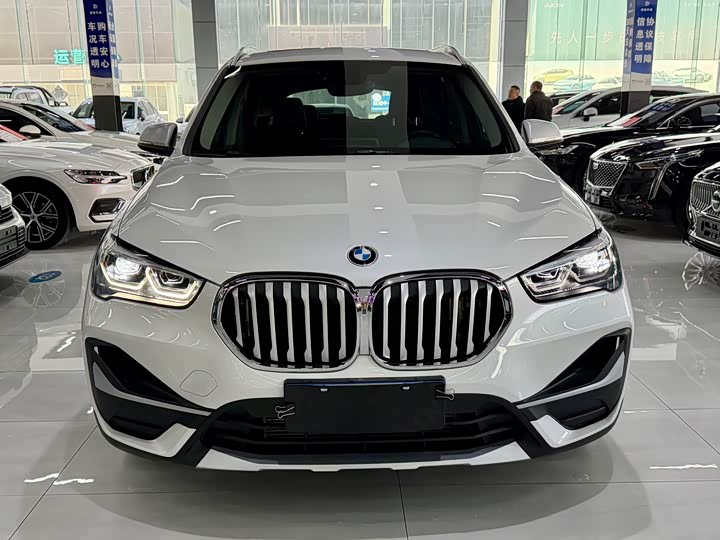 Фото 2 - BMW X1