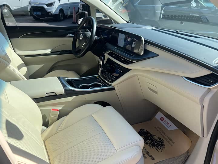 Фото 4 - Buick GL8 ES