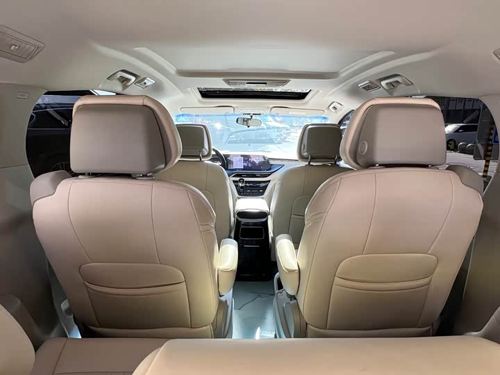 Фото 6 - Buick GL8 ES