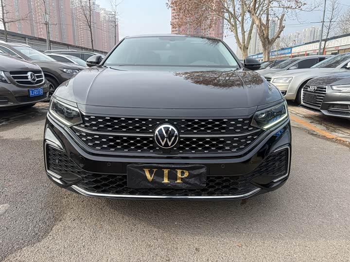 Фото 2 - Volkswagen Passat