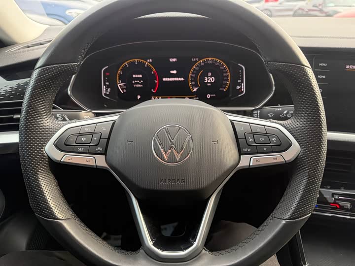 Фото 8 - Volkswagen Passat