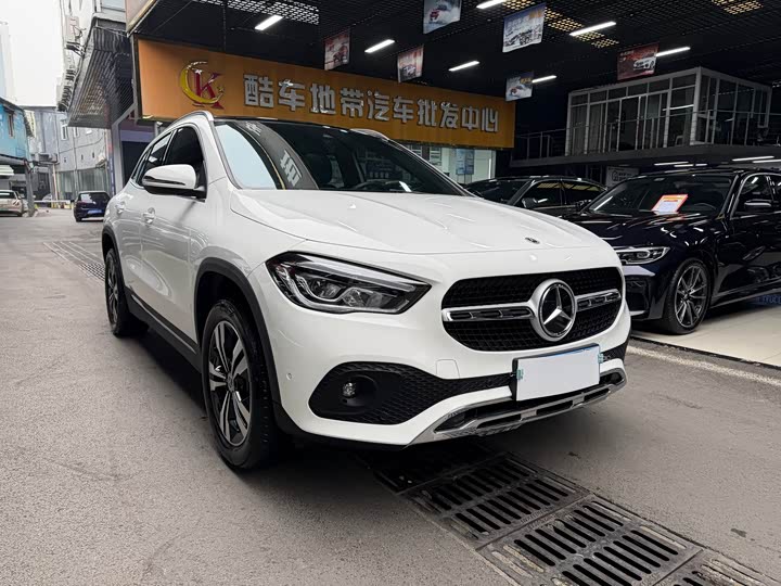 Фото 3 - Mercedes-Benz GLA-Class