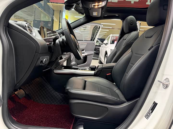 Фото 9 - Mercedes-Benz GLA-Class