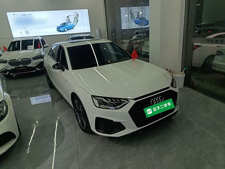 Фото 4 - Audi A4L