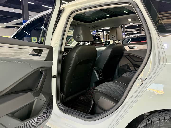 Фото 5 - Volkswagen Sagitar L