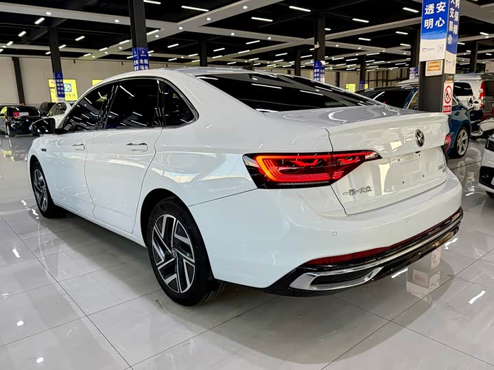 Фото 9 - Volkswagen Sagitar L