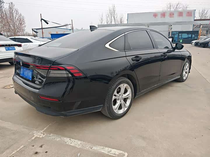 Фото 4 - Honda Accord