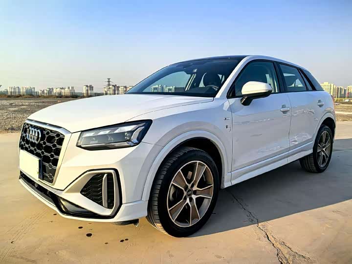 Фото 1 - Audi Q2L