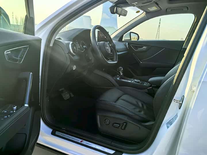 Фото 7 - Audi Q2L