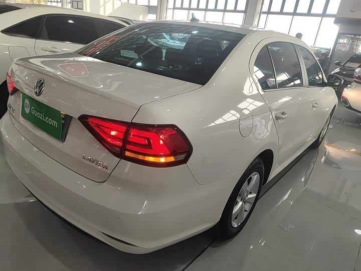 Фото 7 - Volkswagen Lavida