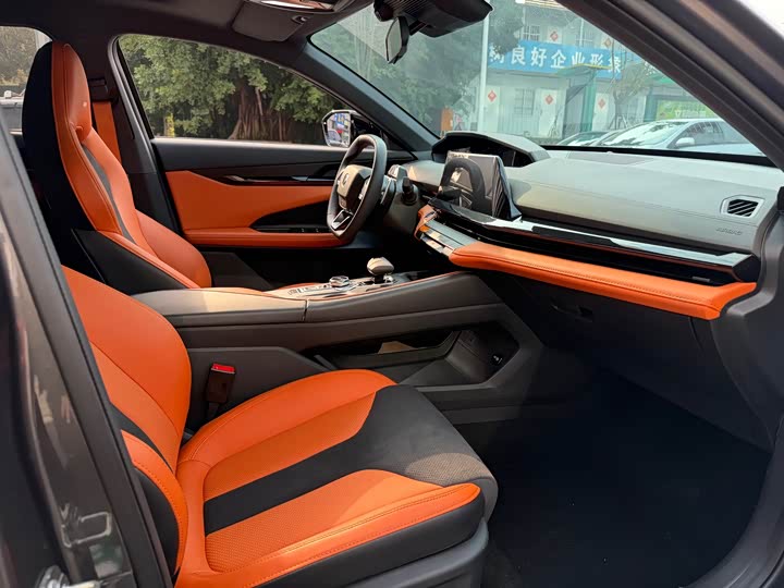 Фото 8 - Changan UNI-V