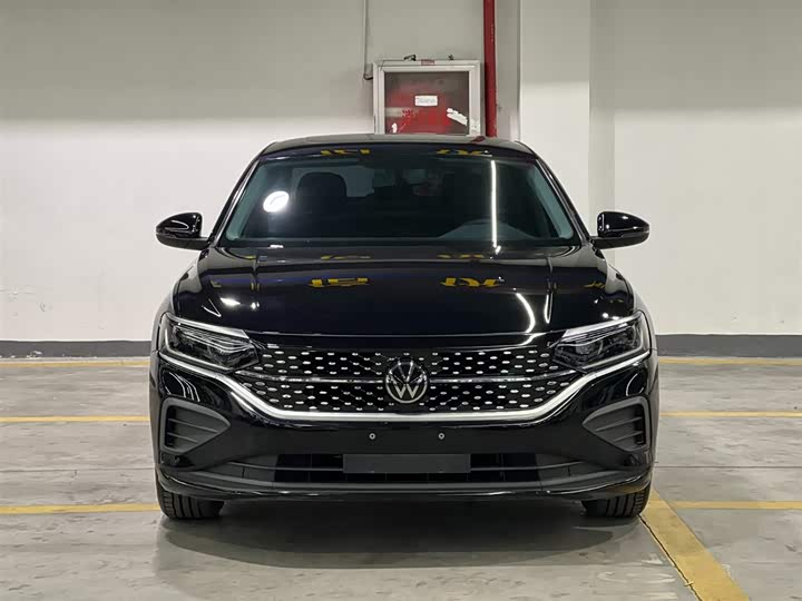 Фото 2 - Volkswagen Passat