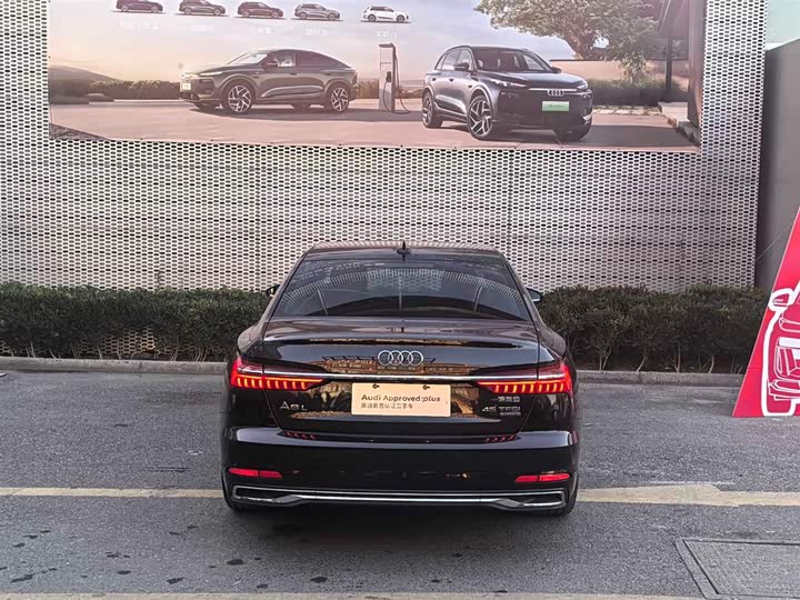 Фото 4 - Audi A6L