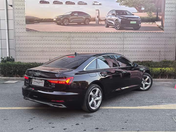 Фото 5 - Audi A6L