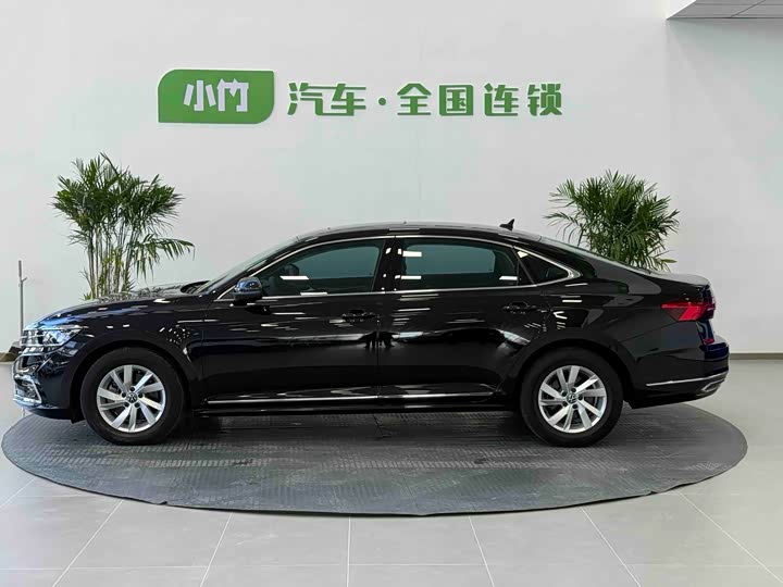 Фото 8 - Volkswagen Passat