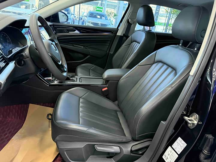 Фото 9 - Volkswagen Passat