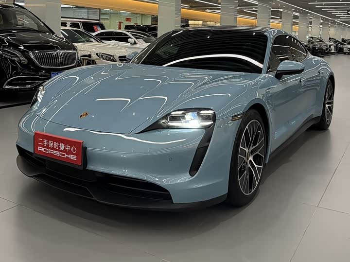 Фото 1 - Porsche Taycan