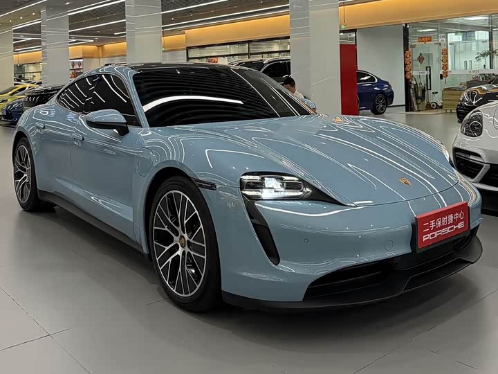 Фото 3 - Porsche Taycan