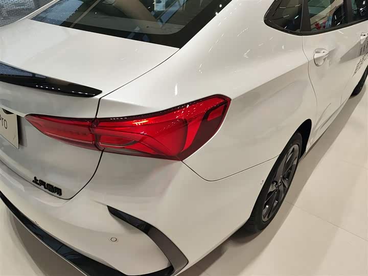 Фото 8 - Buick Verano