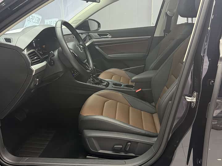 Фото 8 - Volkswagen Lavida