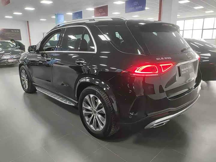 Фото 4 - Mercedes-Benz GLE-Class