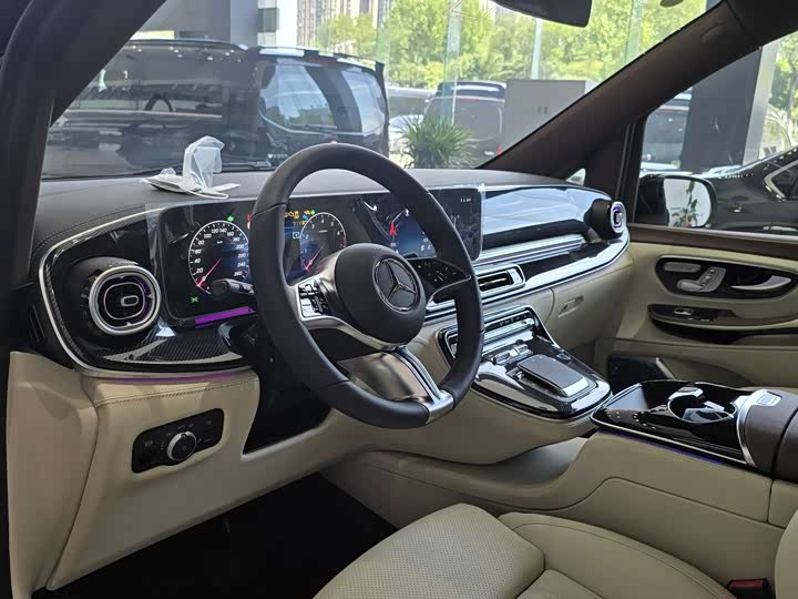 Фото 3 - Mercedes-Benz V-Class