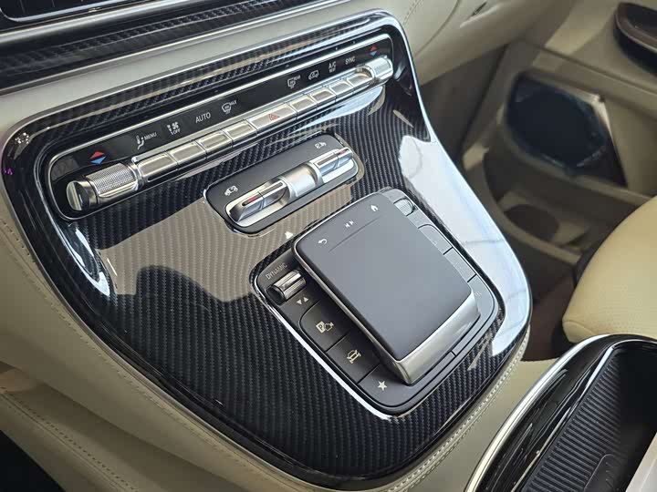 Фото 4 - Mercedes-Benz V-Class