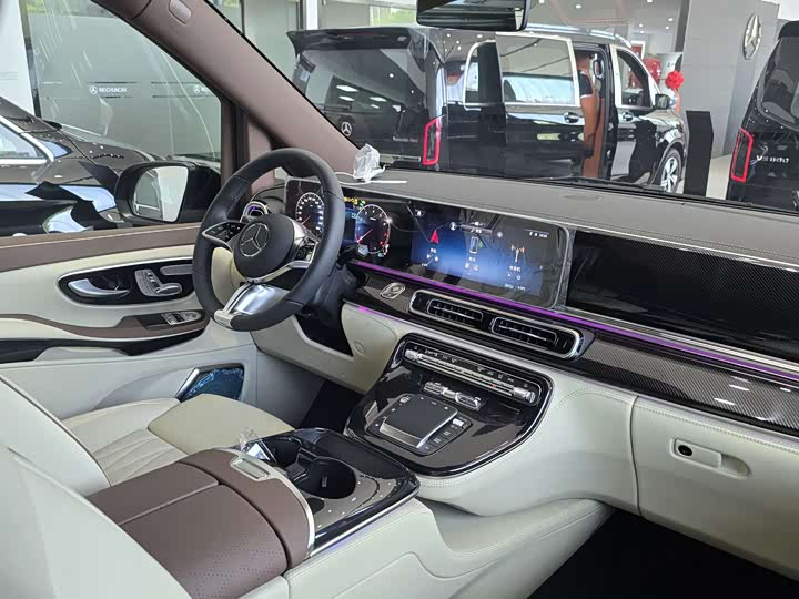 Фото 7 - Mercedes-Benz V-Class