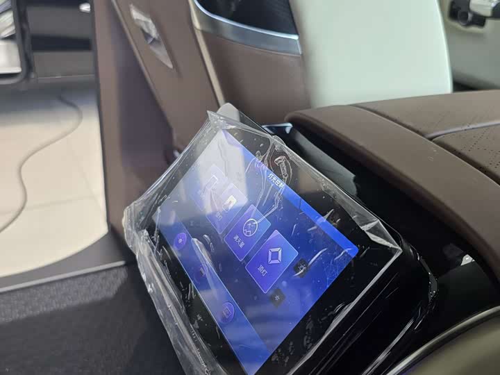 Фото 9 - Mercedes-Benz V-Class