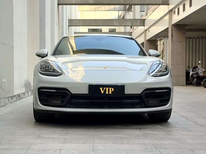 Фото 4 - Porsche Panamera