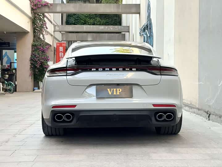 Фото 5 - Porsche Panamera