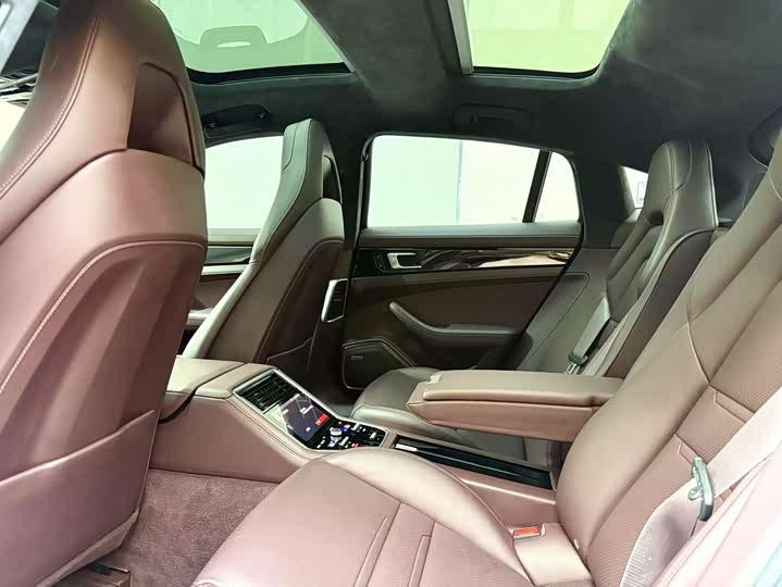 Фото 9 - Porsche Panamera