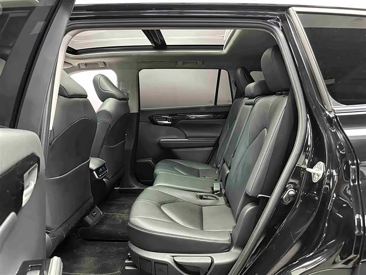 Фото 6 - Toyota Highlander