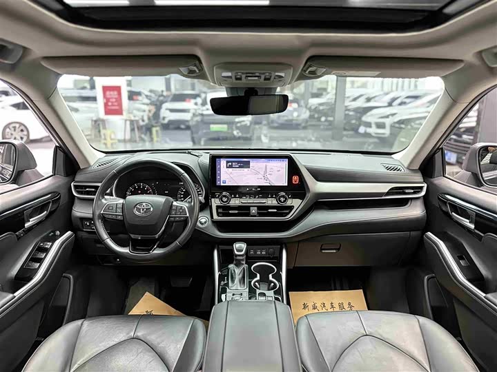 Фото 9 - Toyota Highlander