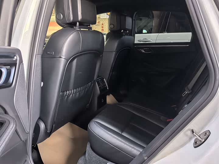 Фото 8 - Porsche Macan