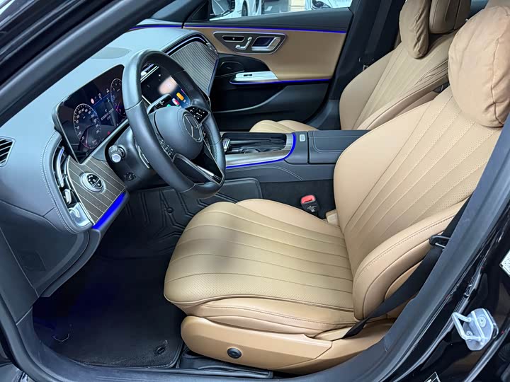 Фото 4 - Mercedes-Benz E-Class