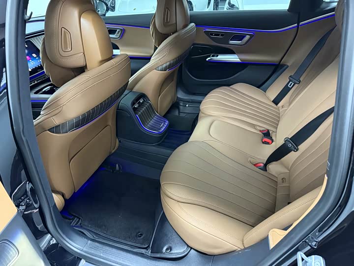 Фото 7 - Mercedes-Benz E-Class