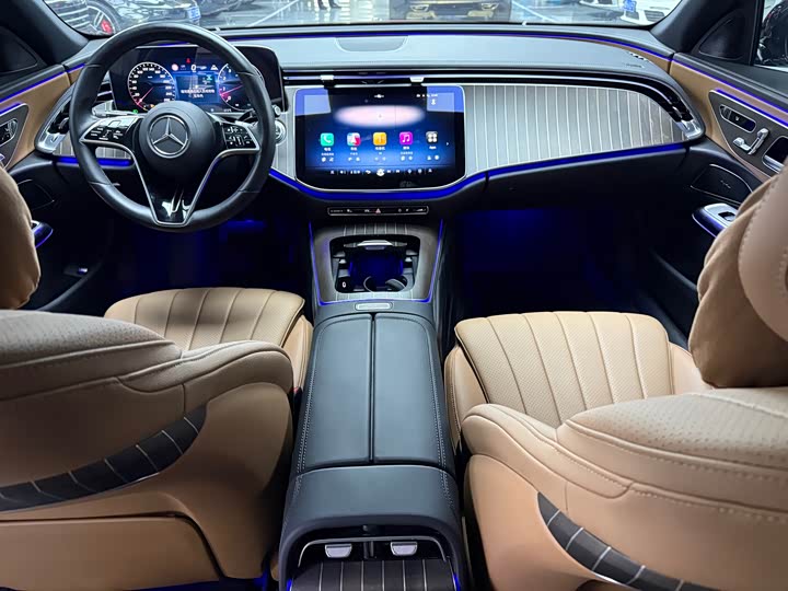 Фото 8 - Mercedes-Benz E-Class