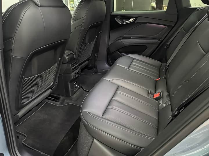 Фото 7 - Audi Q4 e-tron