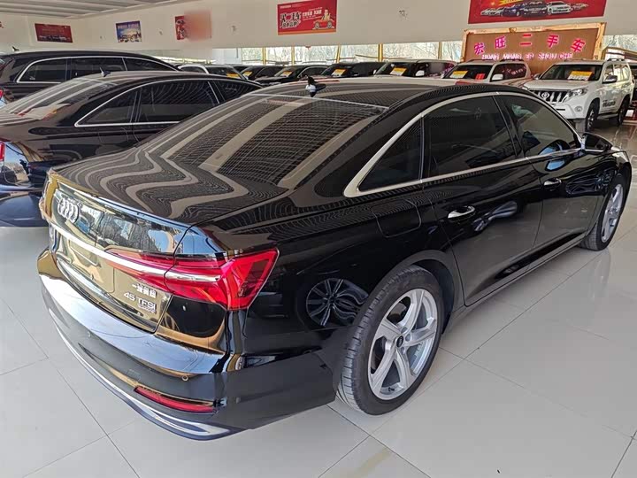 Фото 5 - Audi A6L