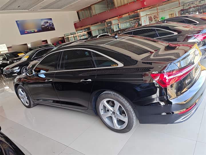 Фото 7 - Audi A6L