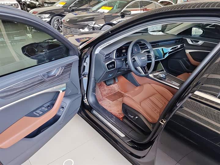 Фото 9 - Audi A6L