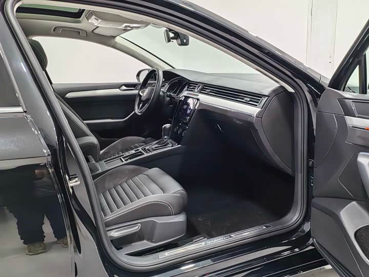 Фото 8 - Volkswagen Magotan