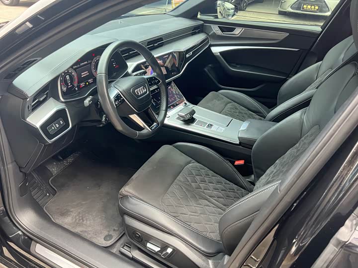 Фото 5 - Audi A6L