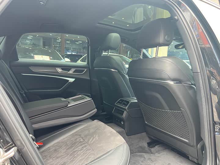 Фото 6 - Audi A6L