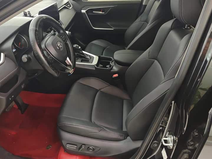 Фото 9 - Toyota Wildlander