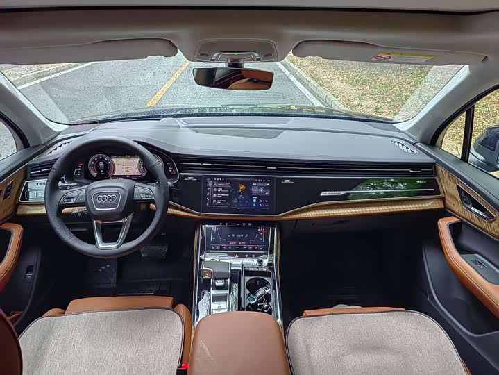 Фото 2 - Audi Q7