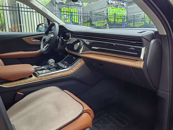 Фото 3 - Audi Q7